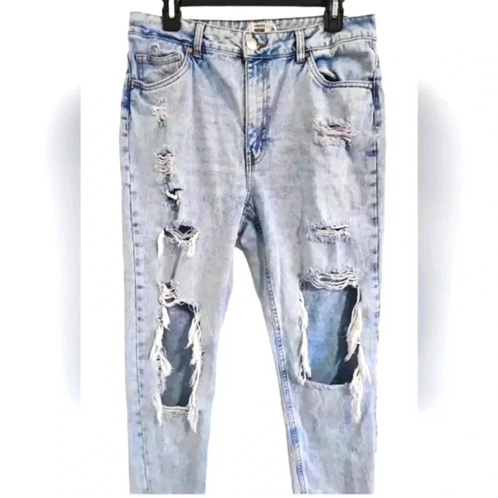 Refuge Denim high Rise distressed Mom Jeans Sz 11